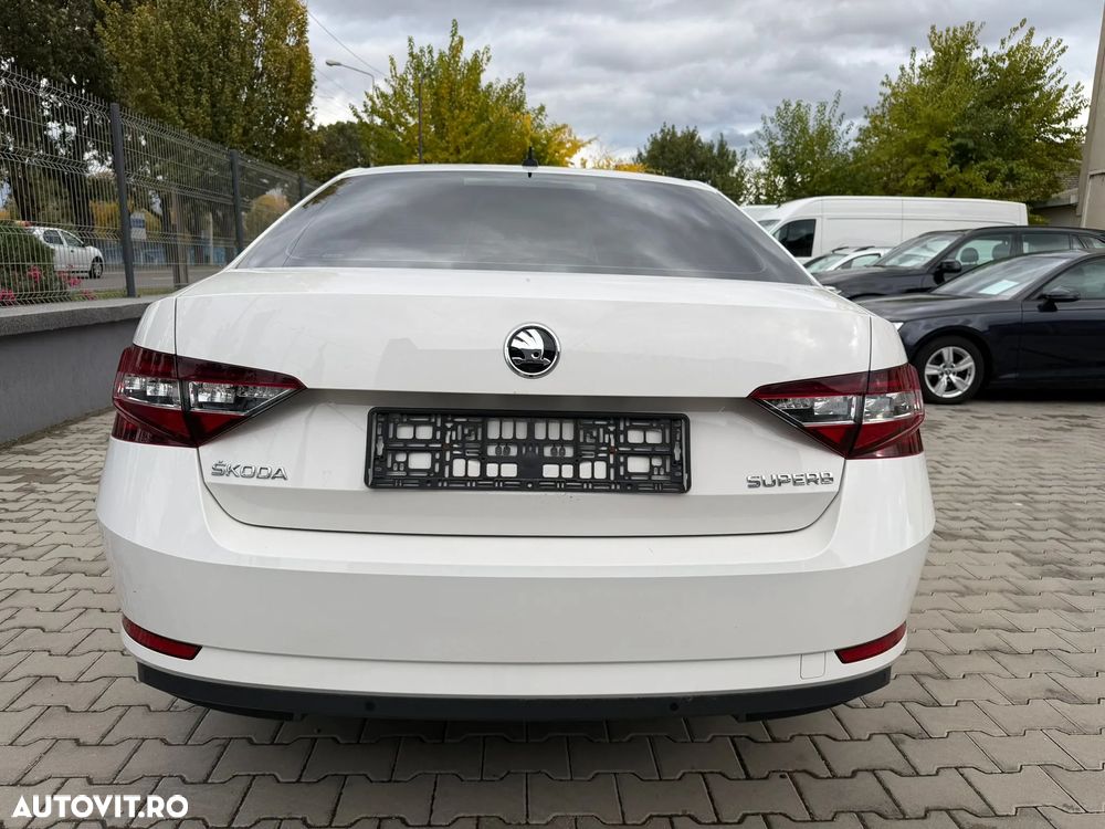 Skoda Superb 2.0 TDI DSG Style - 6