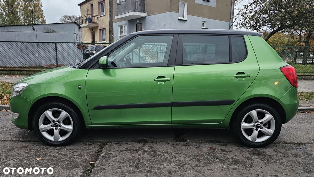 Skoda Fabia 2011 photo 4