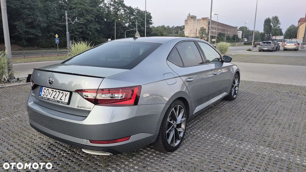 Skoda Superb 2.0 TSI Sportline DSG - 6