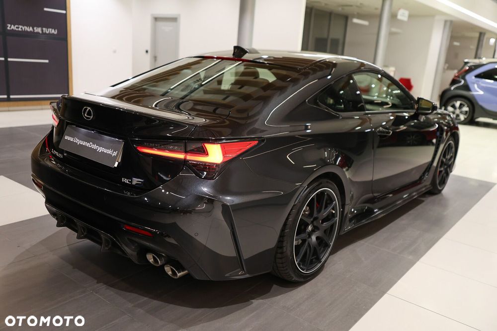 Lexus RC F Carbon - 12