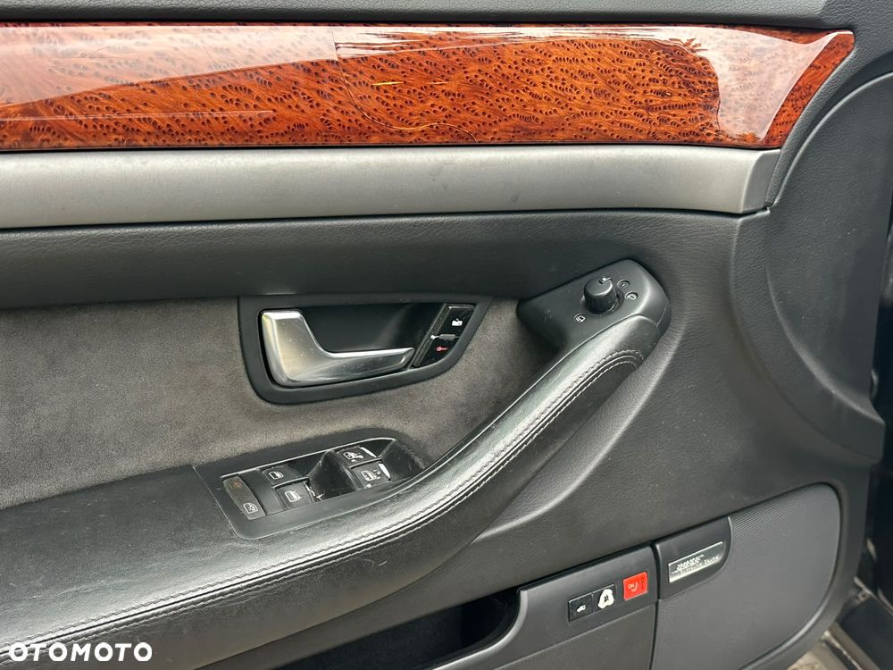 Audi A8 4.2 Quattro - 13