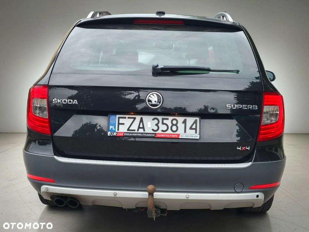 Skoda Superb 2.0 TDI 4x4 Platinum Outdoor DSG - 4