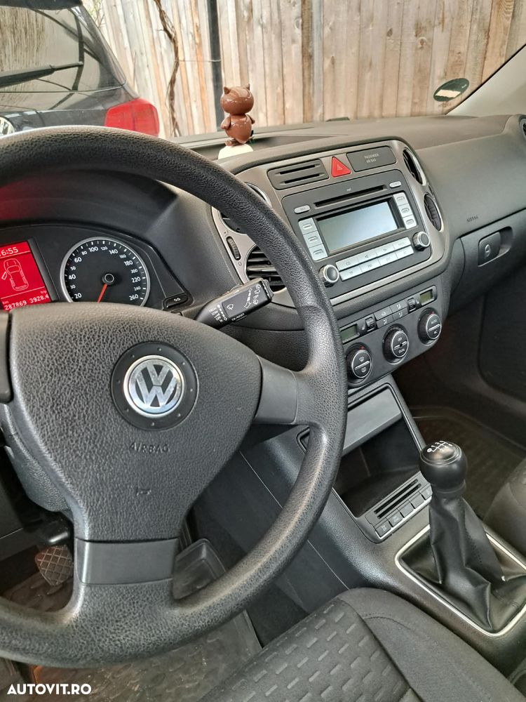 Volkswagen Tiguan - 10