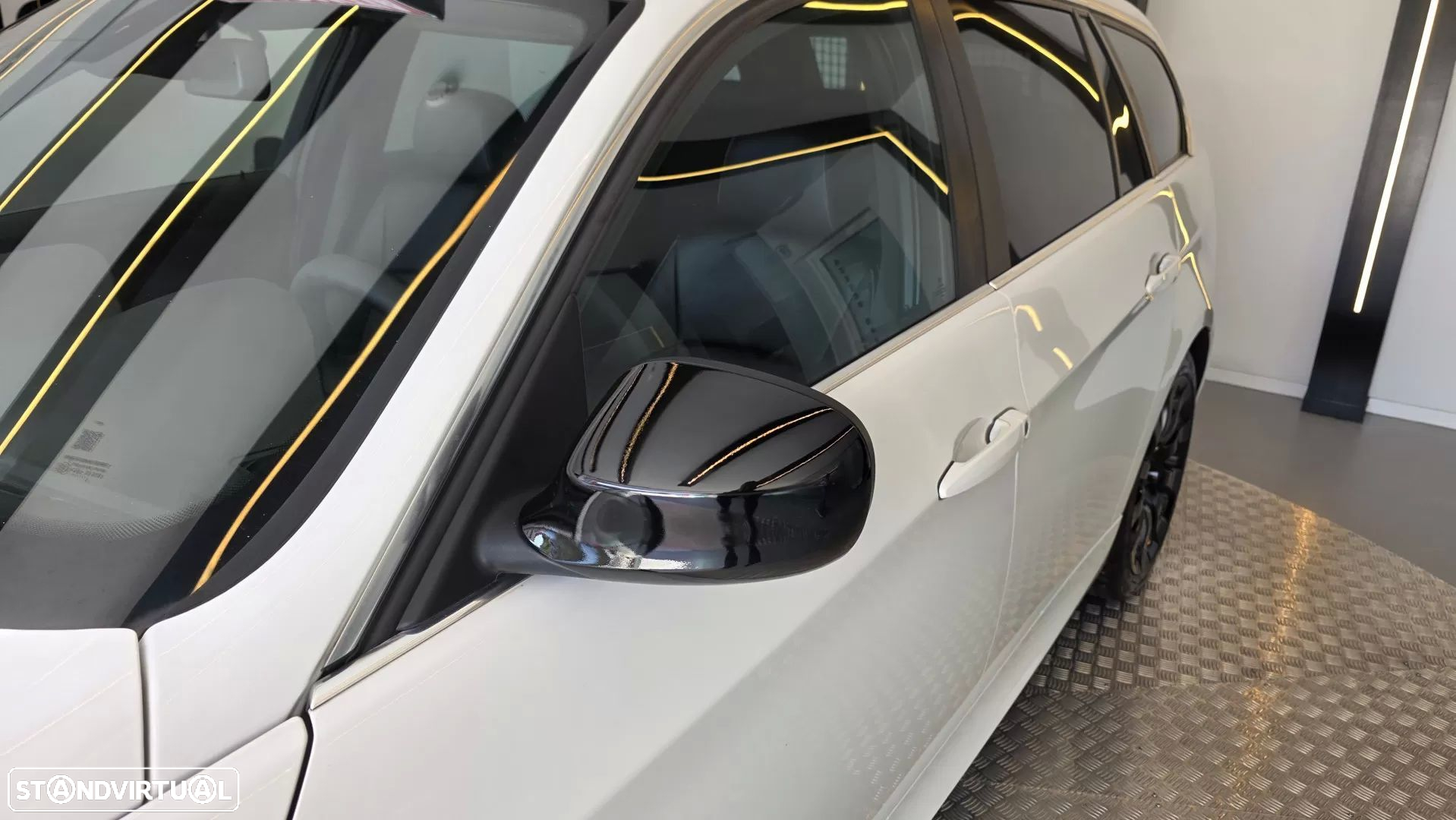 BMW 320 d Touring Pack M - 29