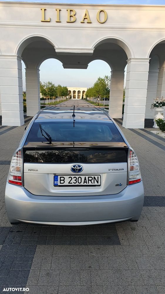 Toyota Prius (Hybrid) Sol - 5