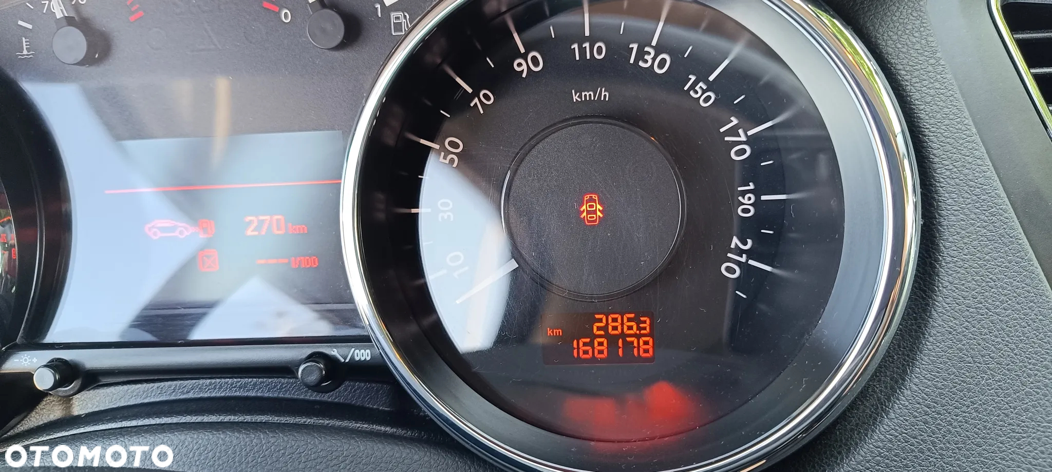 Peugeot 5008 1.6 HDi Active 7os - 24