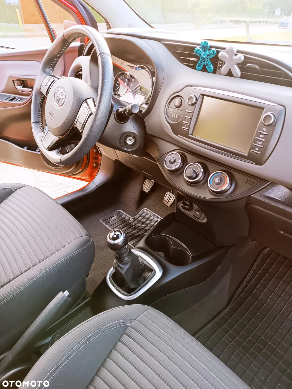 Toyota Yaris - 12