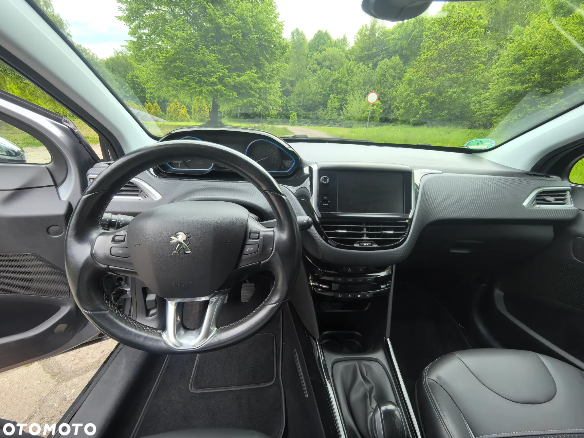 Peugeot 2008 1.2 VTi Allure - 29