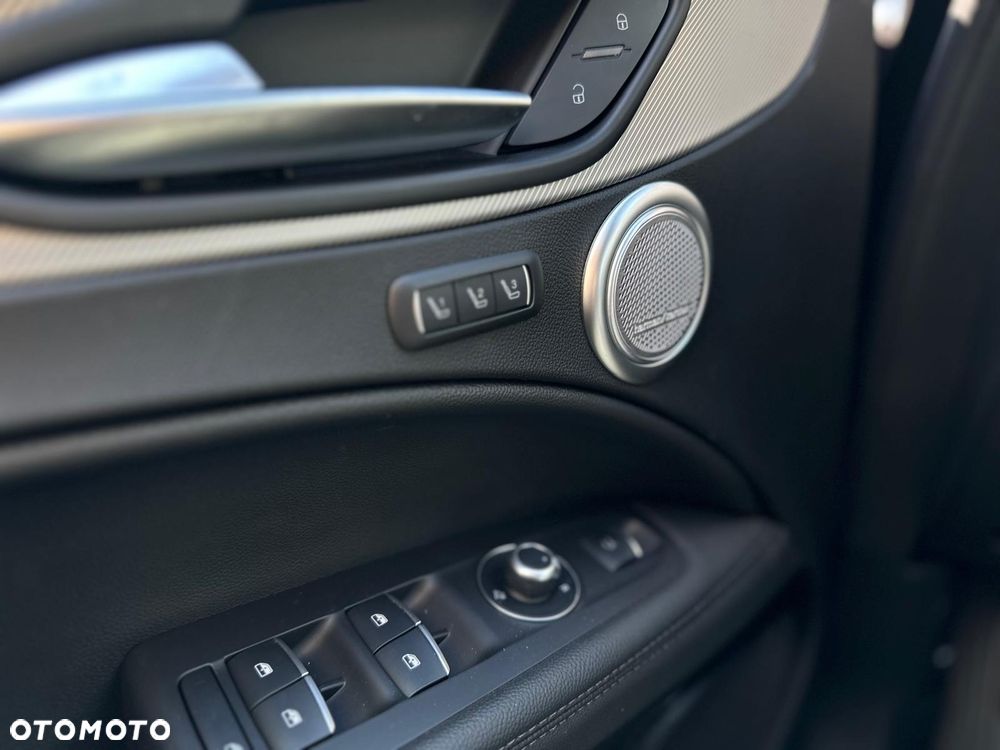 Alfa Romeo Stelvio 2.0 Turbo Veloce Q4 - 4