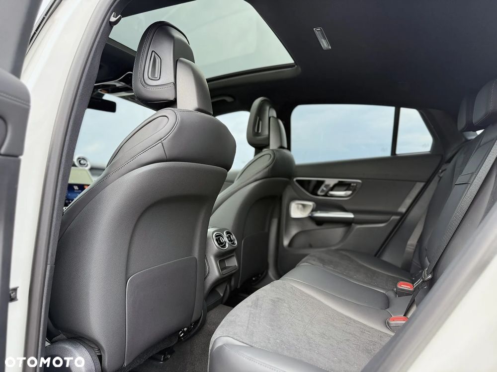 Mercedes-Benz GLC - 26