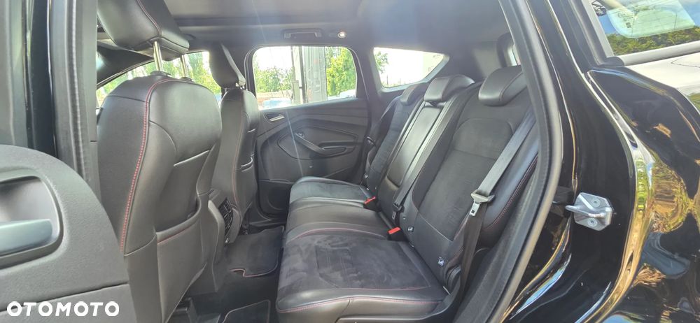 Ford Kuga 2.0 TDCi 4x4 ST-Line - 32