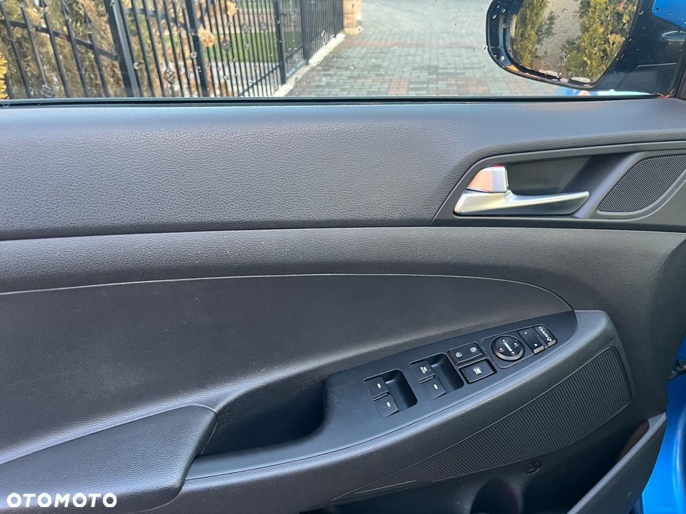 Hyundai Tucson blue 1.7 CRDi 2WD Intro Edition - 37