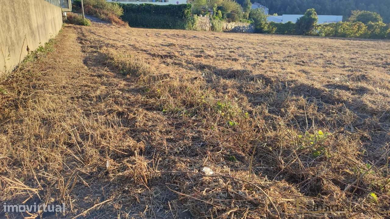 Terreno de 3300m2, em Paredes. - Grande imagem: 2/3