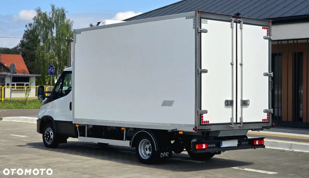 Iveco ❗️❗️DAILY 3.0 180Km 50C18 JAK NOWY ❗️❗️NOWY MODEL / ZABUDOWA 8 PALET DPR / CHŁODNIA MROŹNIA -32 +32 / ZASILANIE 230V / PIERWSZY WŁASCICIEL / NAVI / KAMERA COFANIA / TEMPOMAT / BLIŹNIAKI / GRUBA SCIANKA / AGREGAT CARRIER XARIOS 350 / WERSJA WZMOCNIONA / SERWIS ASO / SALON POLSKA / LIFT❗❗ JAK Z SALONU - NOWY -❗❗ - 4