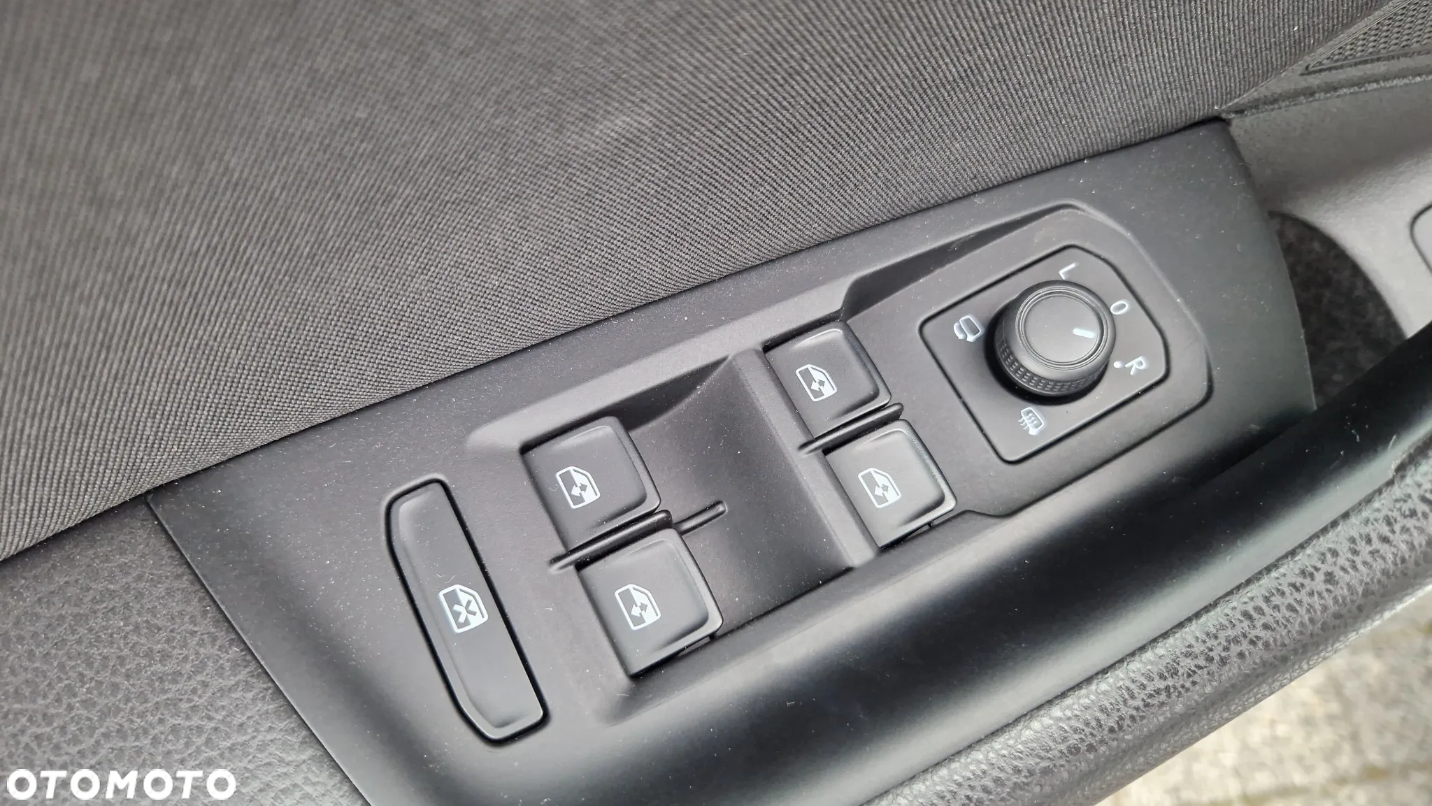 Volkswagen Passat Variant 2.0 TDI SCR DSG Business - 32
