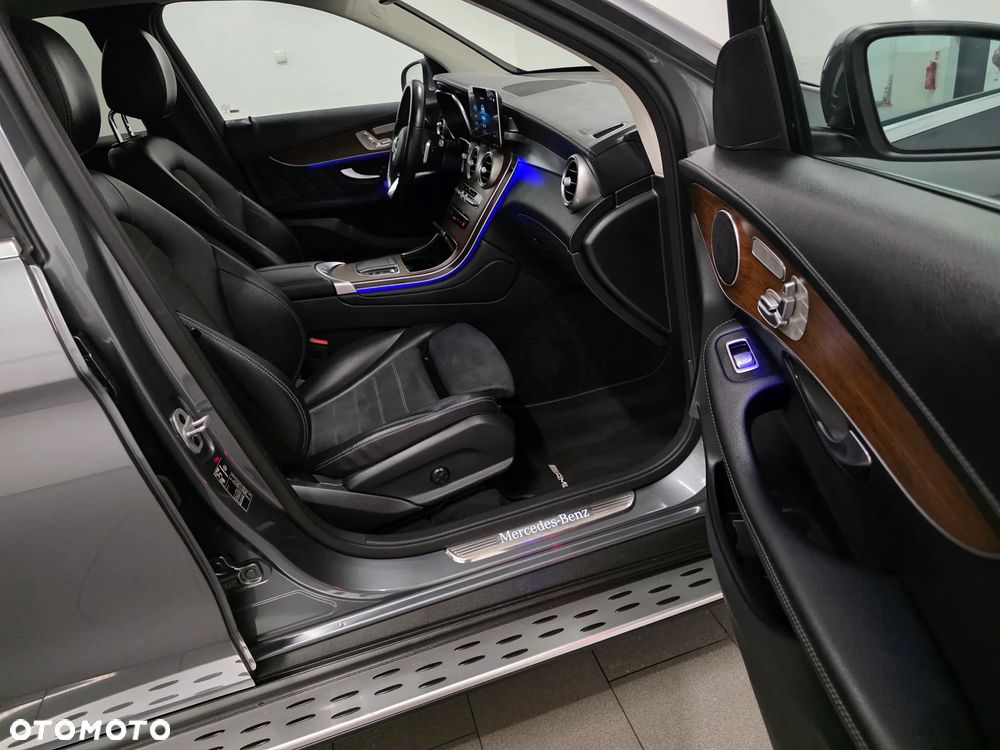 Mercedes-Benz GLC 220 d 4Matic 9G-TRONIC AMG Line Plus - 32