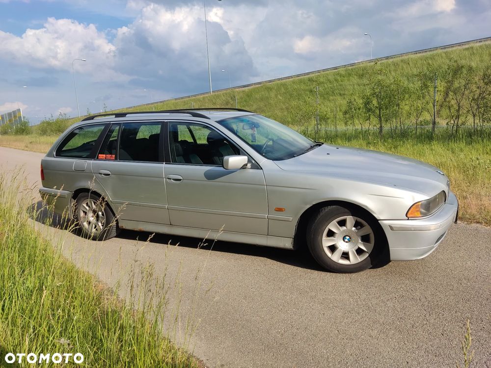 BMW Seria 5 525i - 4