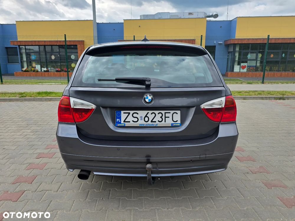 BMW Seria 3 320i - 19