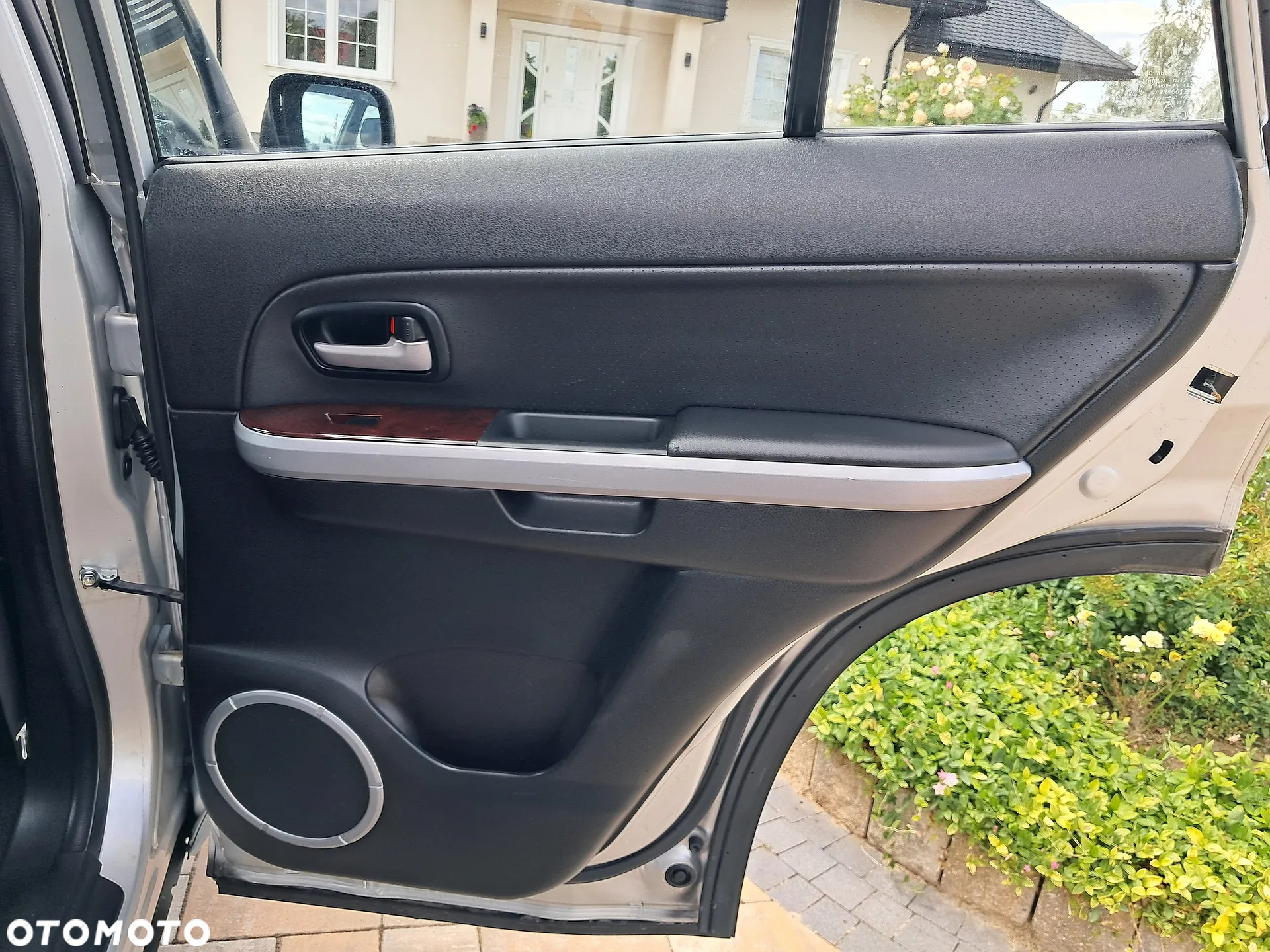 Suzuki Grand Vitara 2.0 De luxe - 29