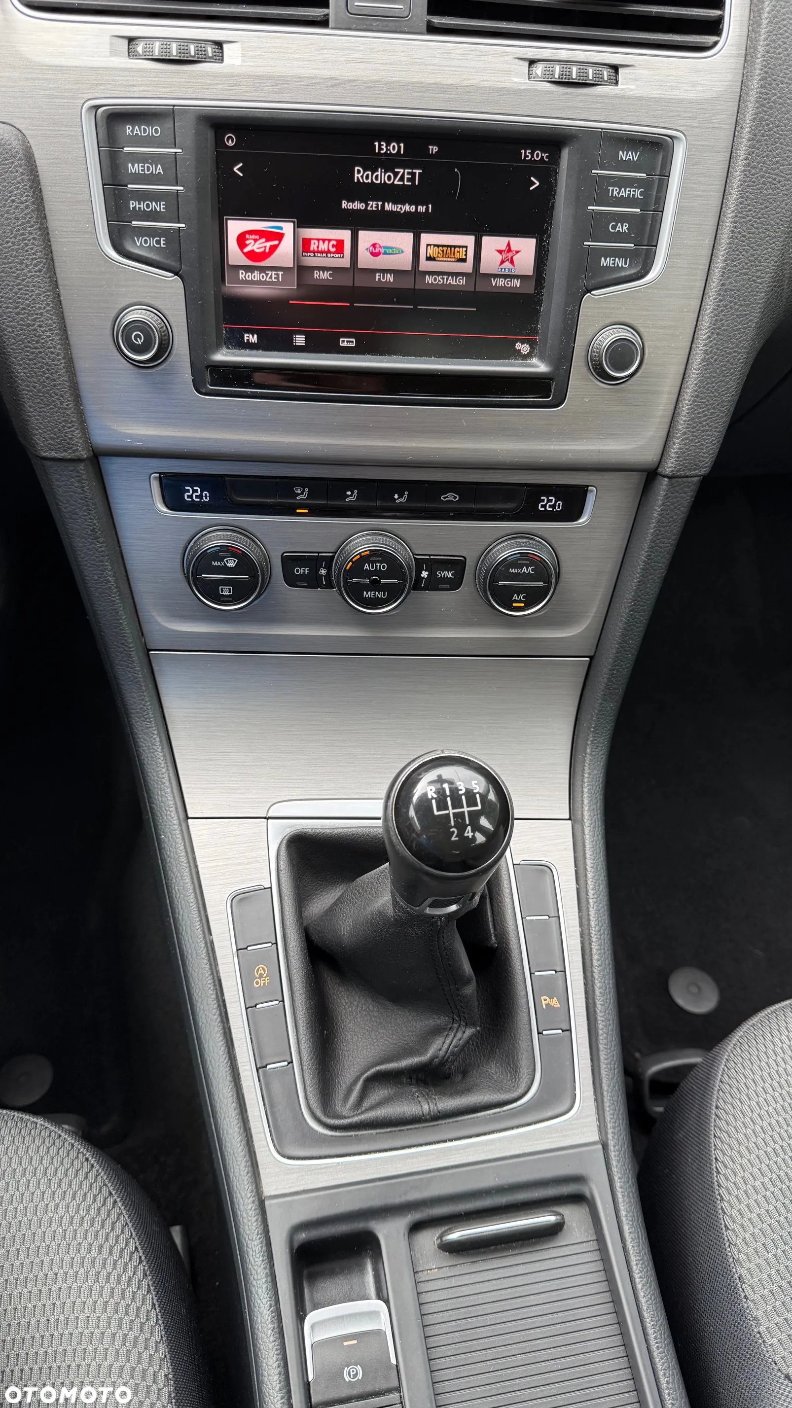 Volkswagen Golf 1.6 TDI BlueMotion Comfortline - 14