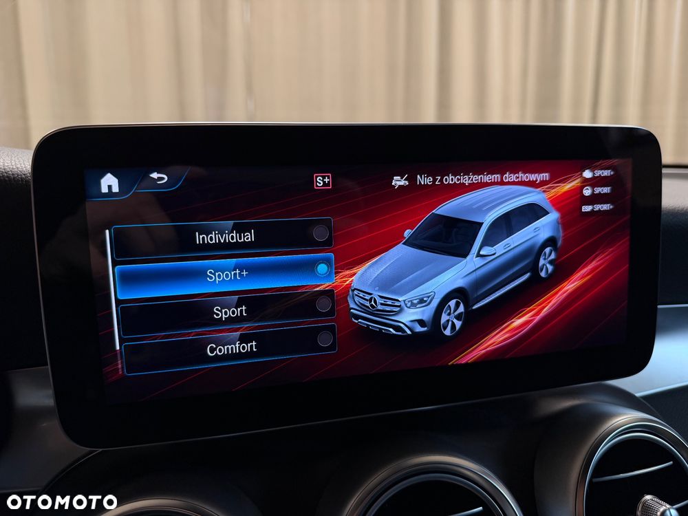 Mercedes-Benz GLC 200 4Matic 9G-TRONIC AMG Line - 13