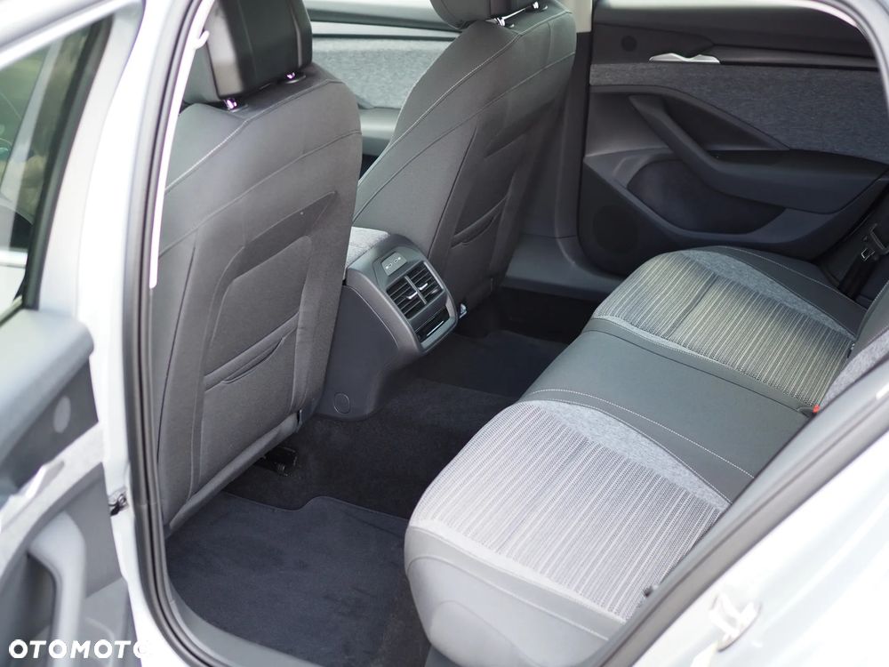 Skoda Superb 2.0 TDI SCR Drive DSG - 7
