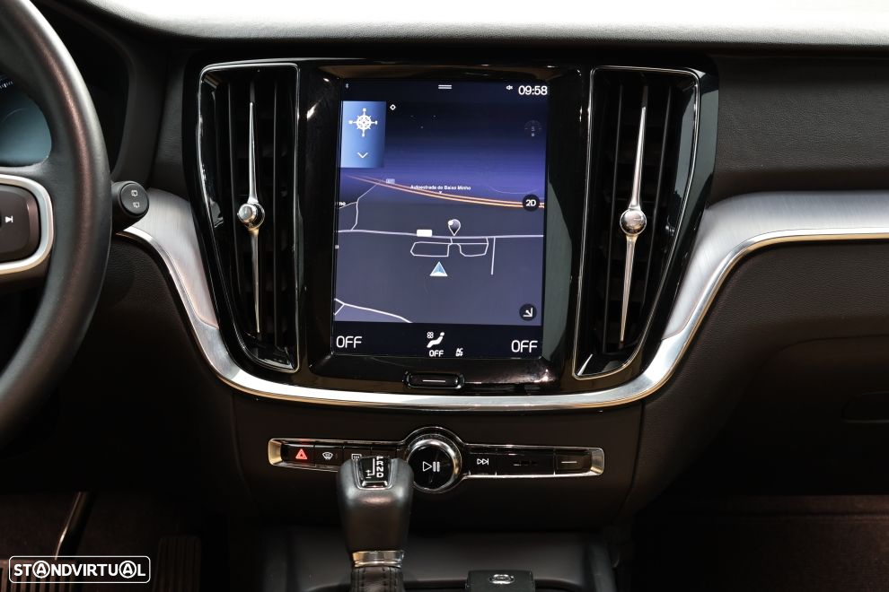 Volvo V60 2.0 D4 Momentum Geartronic - 20