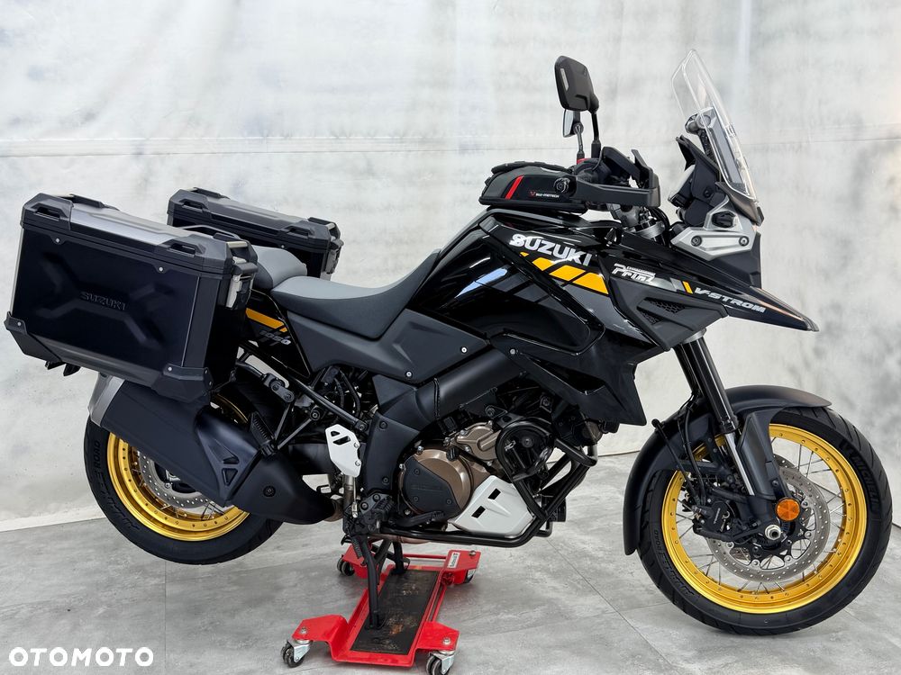Suzuki V-STROM - 1