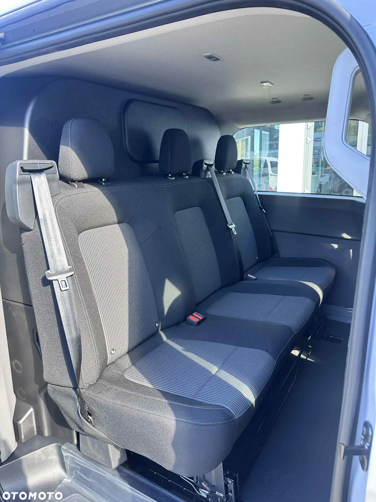 Volkswagen Transporter T7 - 16