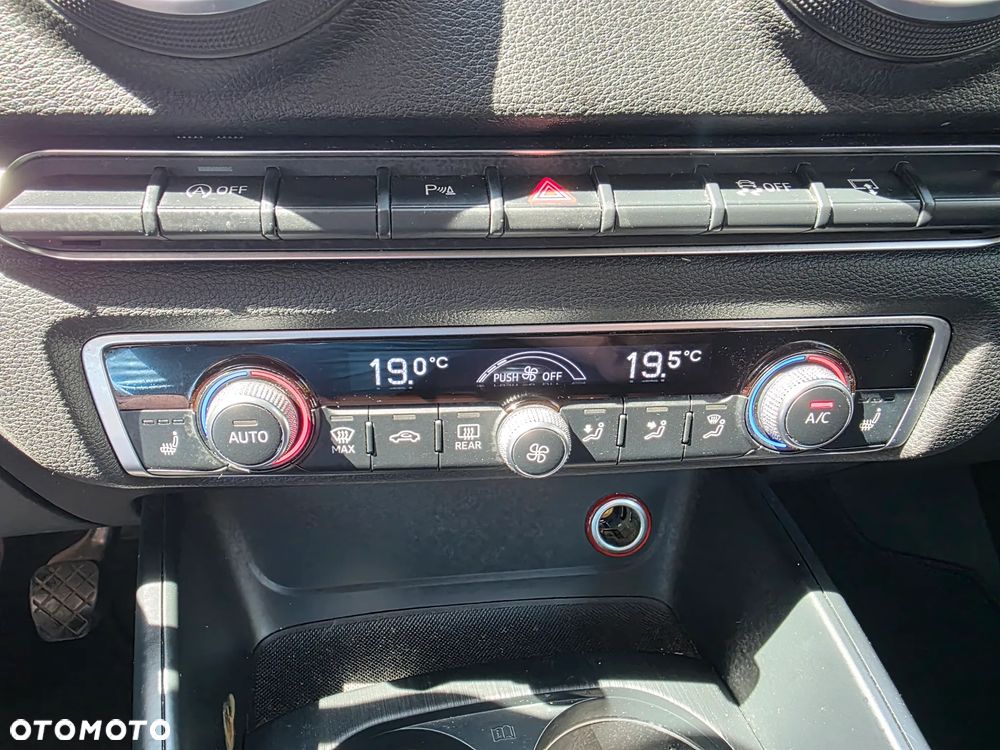 Audi A3 Sportback 2.0 TDI S line Sportpaket - 19