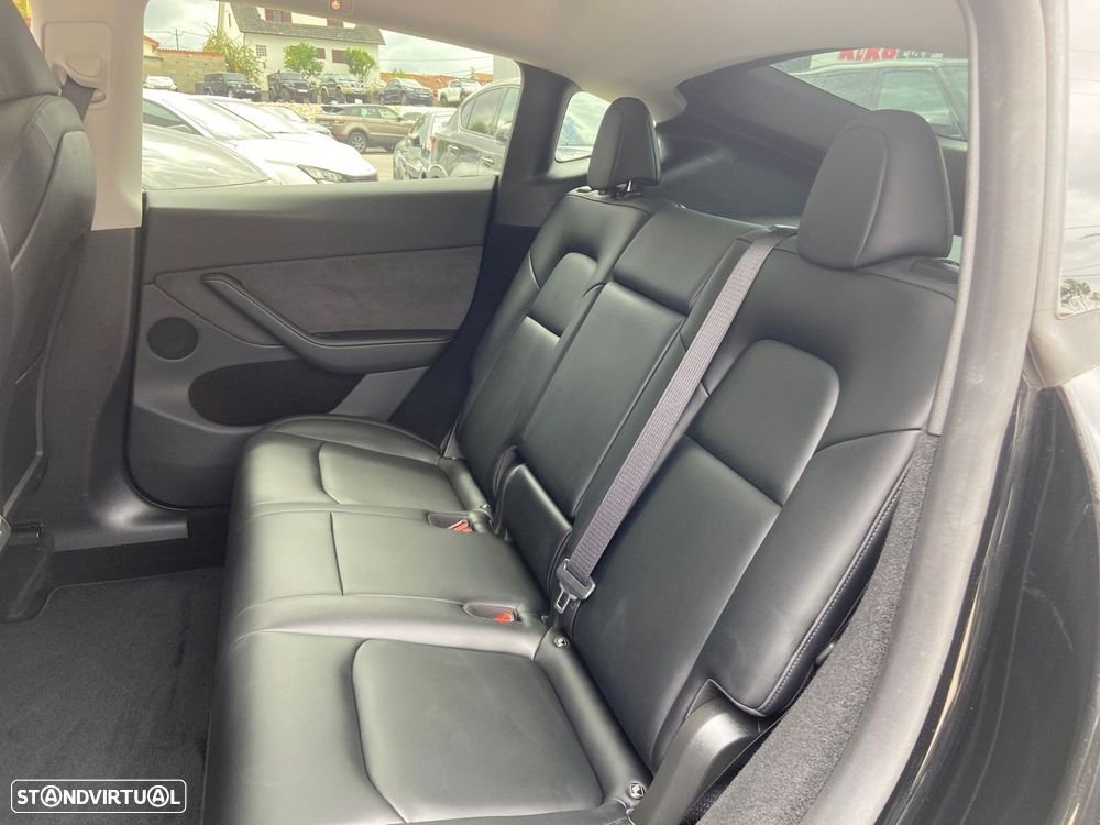 Tesla Model Y Long Range Dual Motor AWD - 37