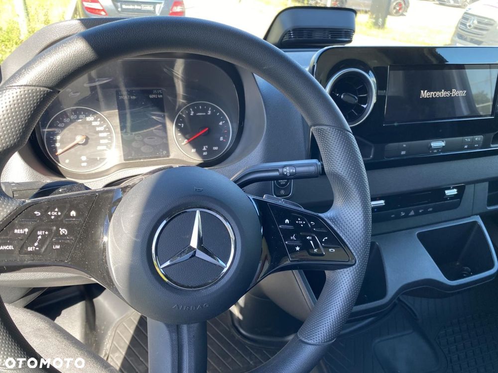Mercedes-Benz Sprinter - 9