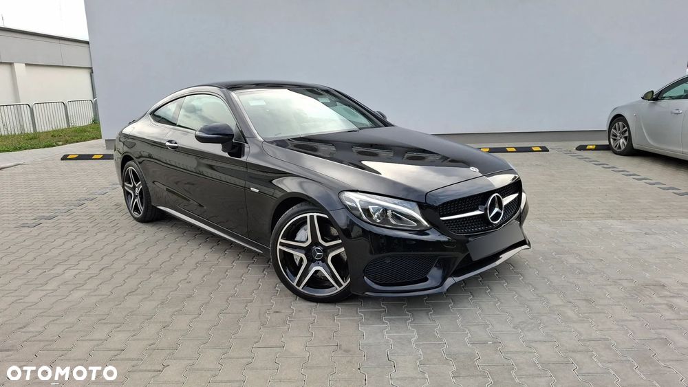 Mercedes-Benz Klasa C 300 9G-TRONIC - 2