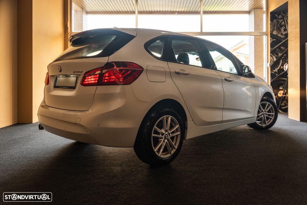 BMW 214 Active Tourer d Luxury Line - 3