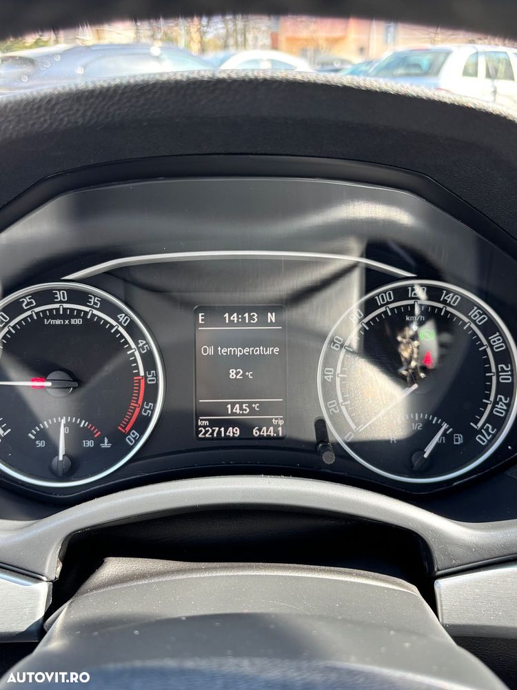 SKODA Octavia 2011 — imagine 18