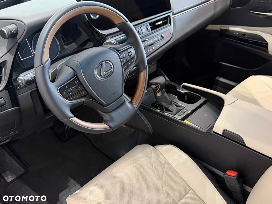 Lexus ES - 6