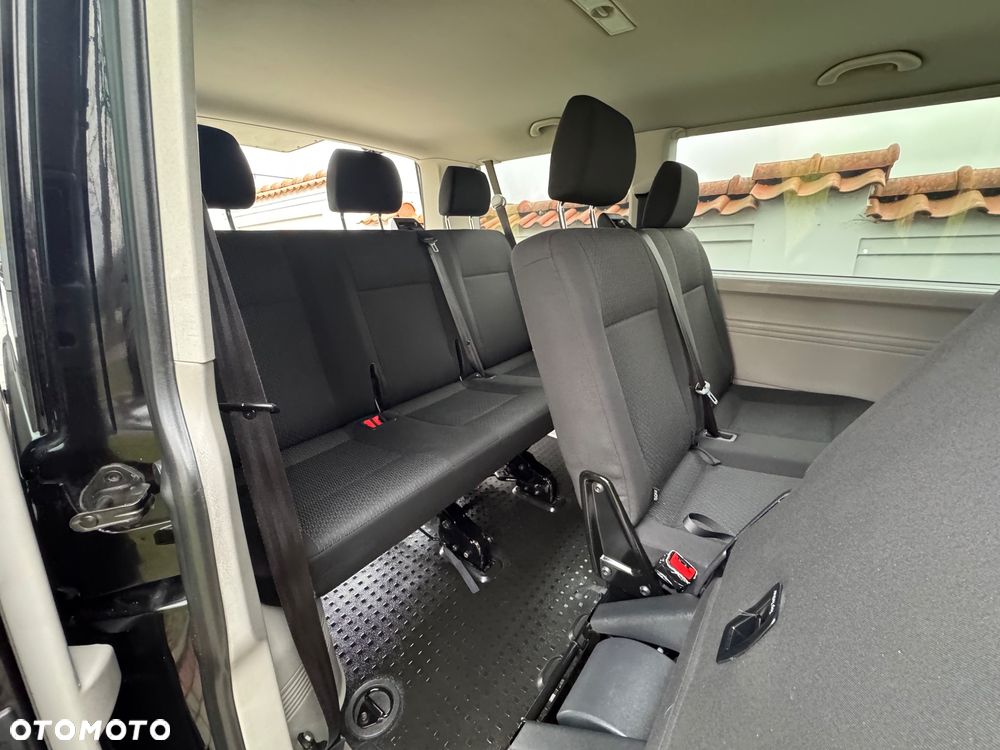 Volkswagen Multivan - 24