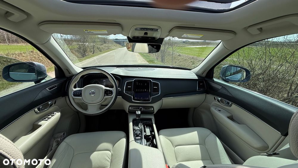Volvo XC 90 - 8