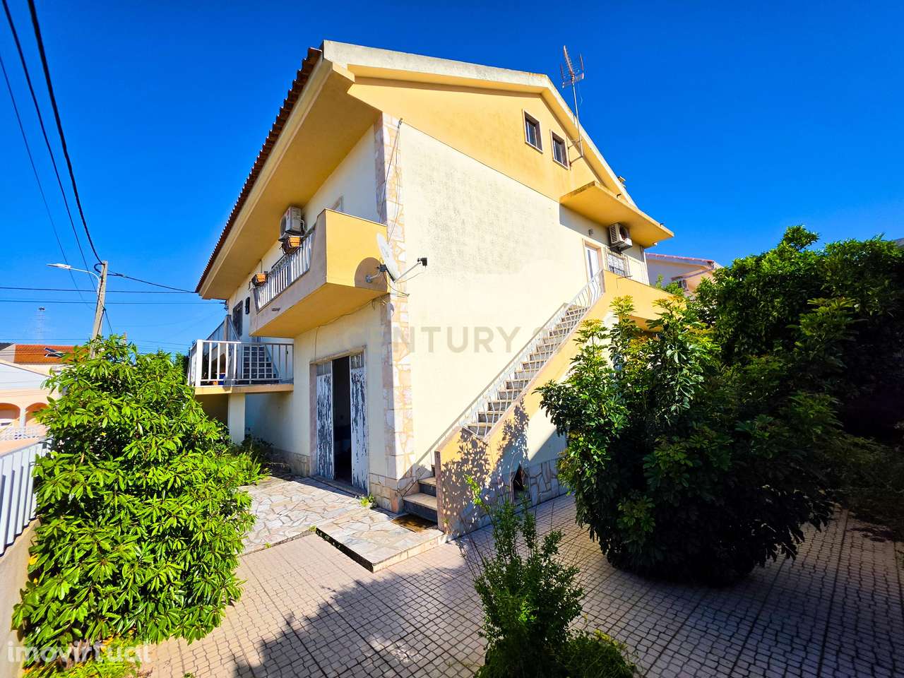 Moradia isolada + duas lojas comerciais na Quinta do Conde, Sesimbra - Grande imagem: 3/29
