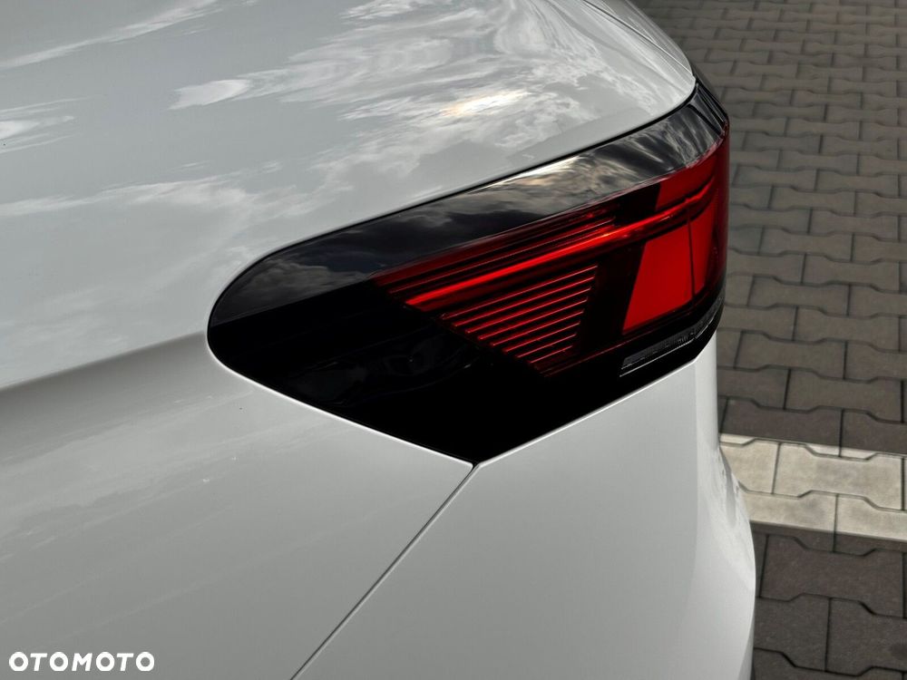 Volkswagen Passat Variant 2.0 TDI SCR DSG - 12