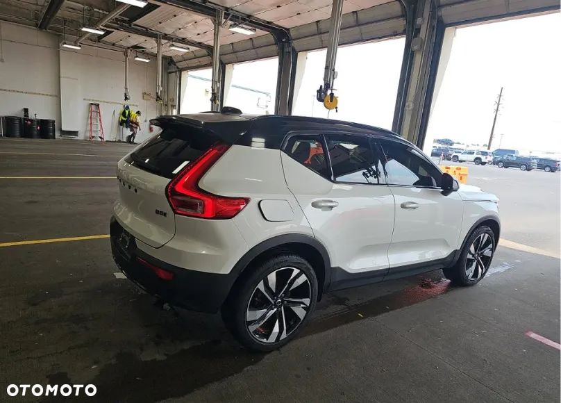 Volvo XC 40 B5 B AWD Ultimate Dark - 4