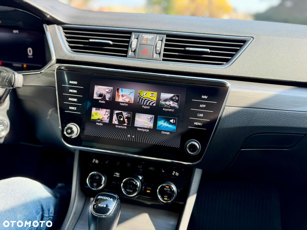 Skoda Superb 2.0 TDI SCR 4x4 Style DSG - 26