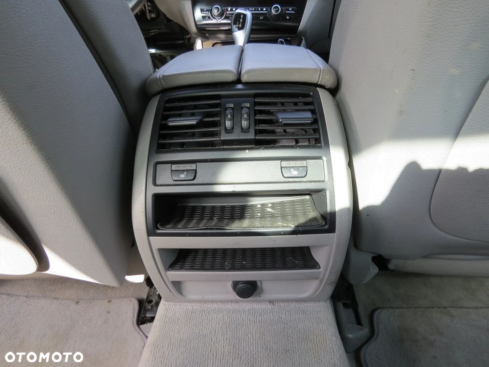 BMW 528i F10 X-DRIVE LAKIER A89 2.0 N20B20A NA CZĘŚCI - 33