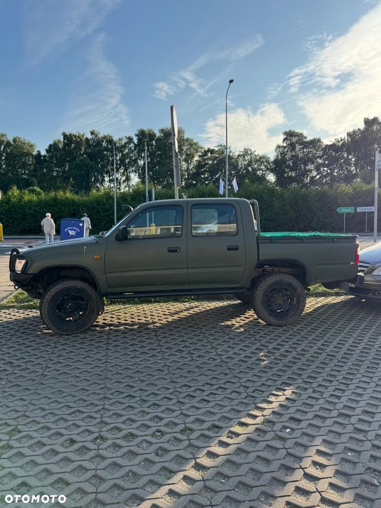 Toyota Hilux 4WD DLX - 15