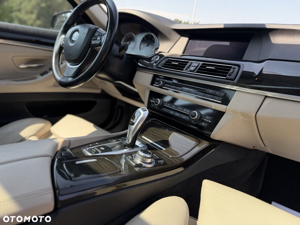 BMW Seria 5 525d xDrive Luxury Line - 20