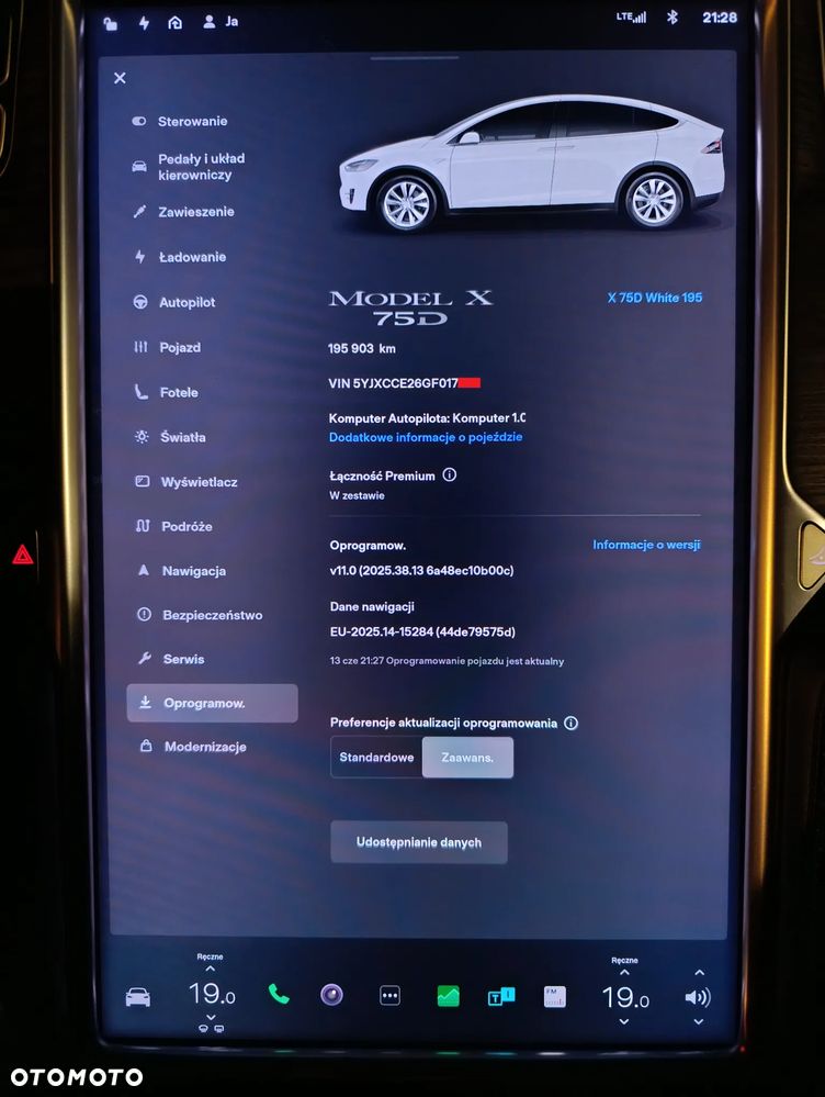 Tesla Model X - 8