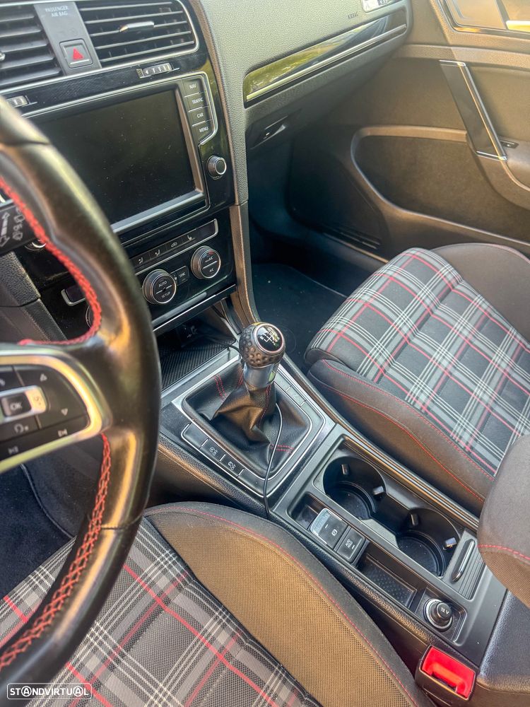 VW Golf 2.0 TSi GTi Performance - 18
