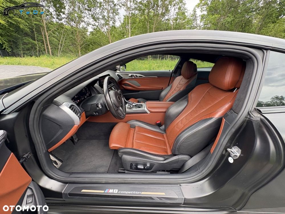 BMW Seria 8 - 22