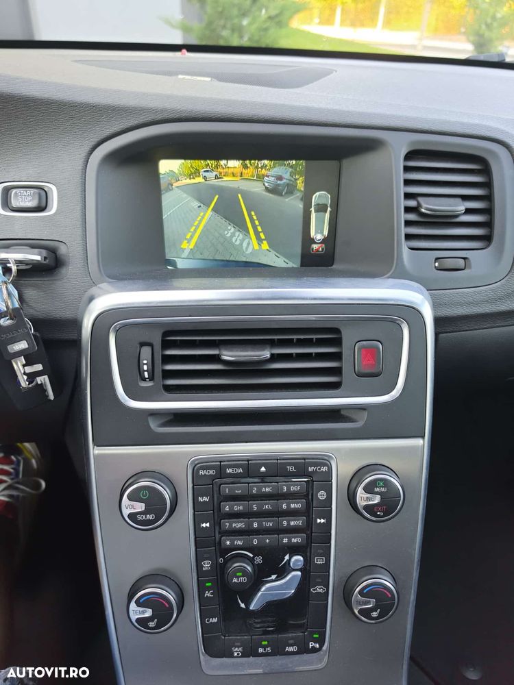 Volvo V60 D6 Plug-In-Hybrid AWD Geartronic Summum - 9