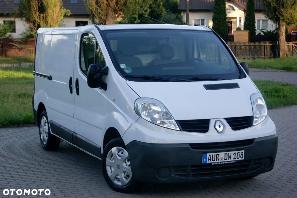 Renault TRAFIC - 2